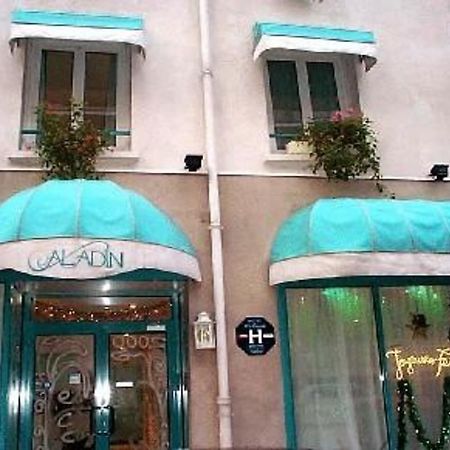 Hotel Aladin Париж Екстериор снимка