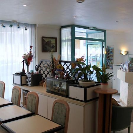 Hotel Aladin Париж Екстериор снимка