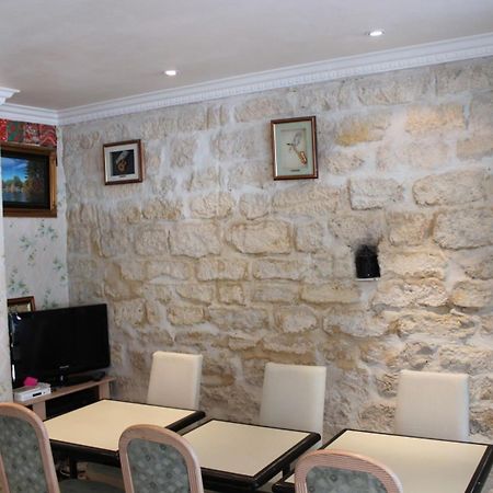 Hotel Aladin Париж Екстериор снимка